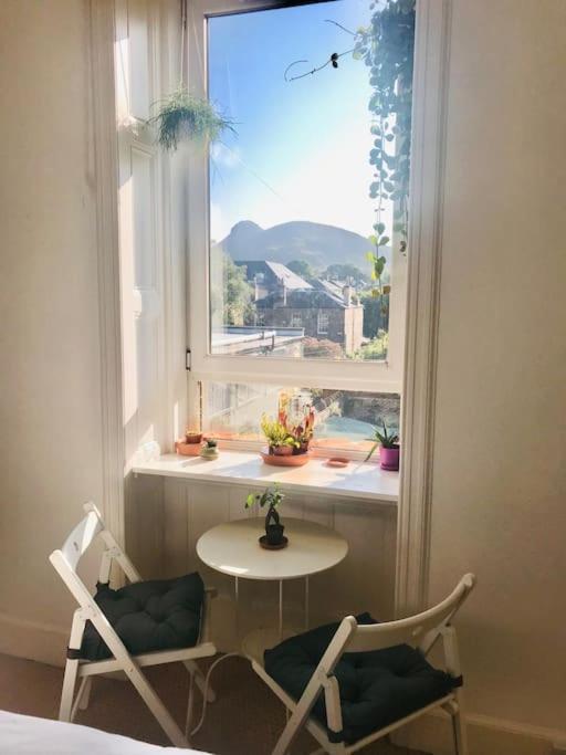 Cosy 2 Bedroom Flat In 에든버러 외부 사진